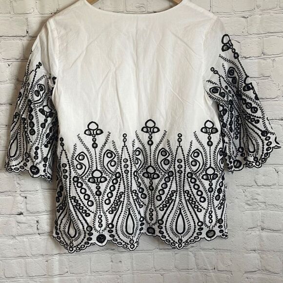 Isla Maude Women’s Black and White Eyelet Short Sleeve Top size small - Picture 6 of 6